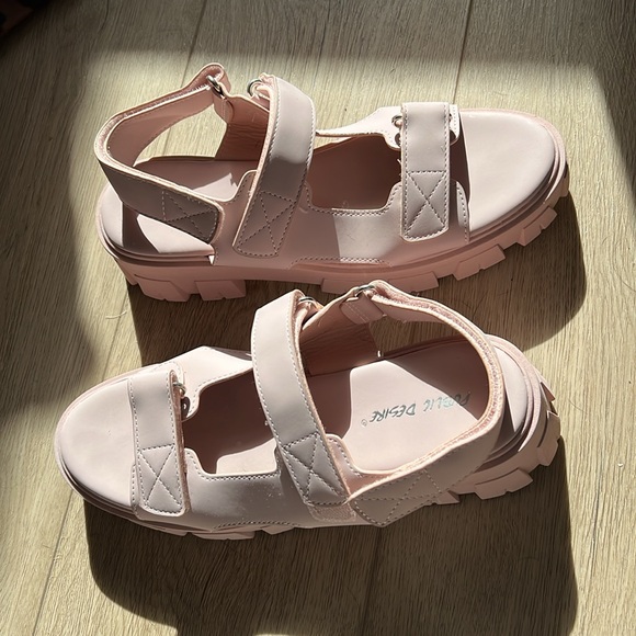 Pink chunky sandals, size 9 - Picture 5 of 6